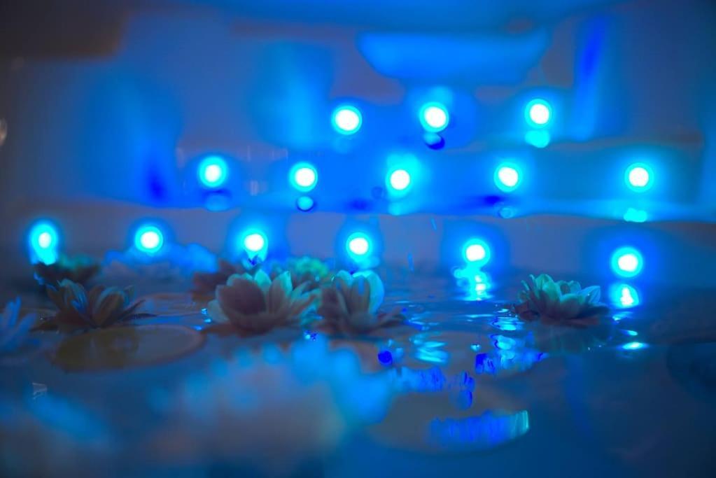 مُلووز Luxury Room Jacuzzi Centre Ville Haut De Gamme المظهر الخارجي الصورة