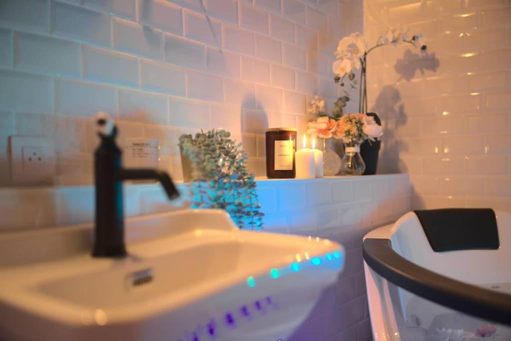 مُلووز Luxury Room Jacuzzi Centre Ville Haut De Gamme المظهر الخارجي الصورة