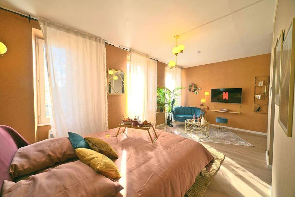 مُلووز Luxury Room Jacuzzi Centre Ville Haut De Gamme المظهر الخارجي الصورة