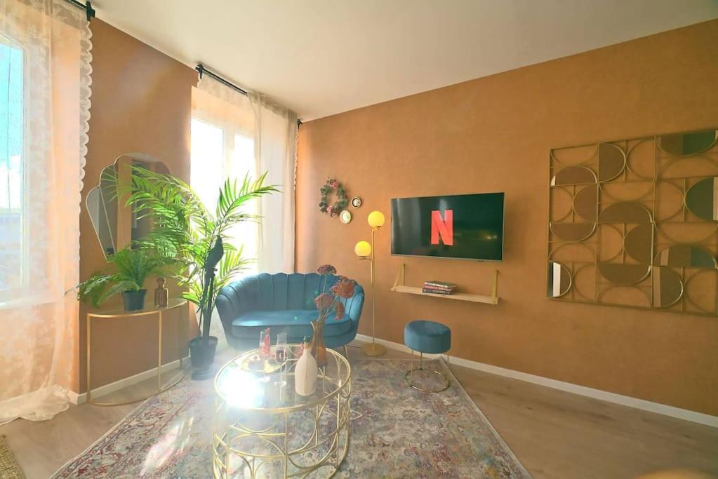 مُلووز Luxury Room Jacuzzi Centre Ville Haut De Gamme المظهر الخارجي الصورة