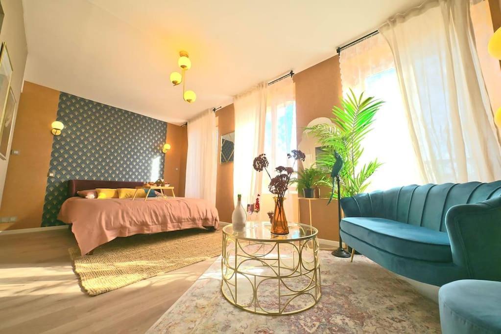 مُلووز Luxury Room Jacuzzi Centre Ville Haut De Gamme المظهر الخارجي الصورة